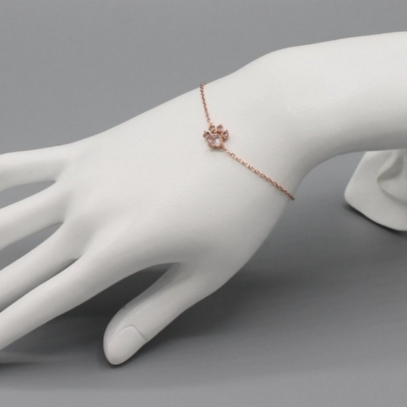 18k Rose Gold Pink Quartz Paw Bracelet - Picture 5 of 7